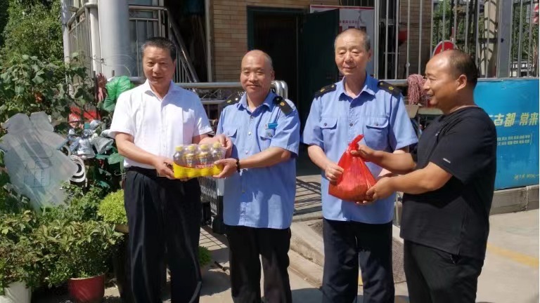 夏日送清涼 點滴潤人心